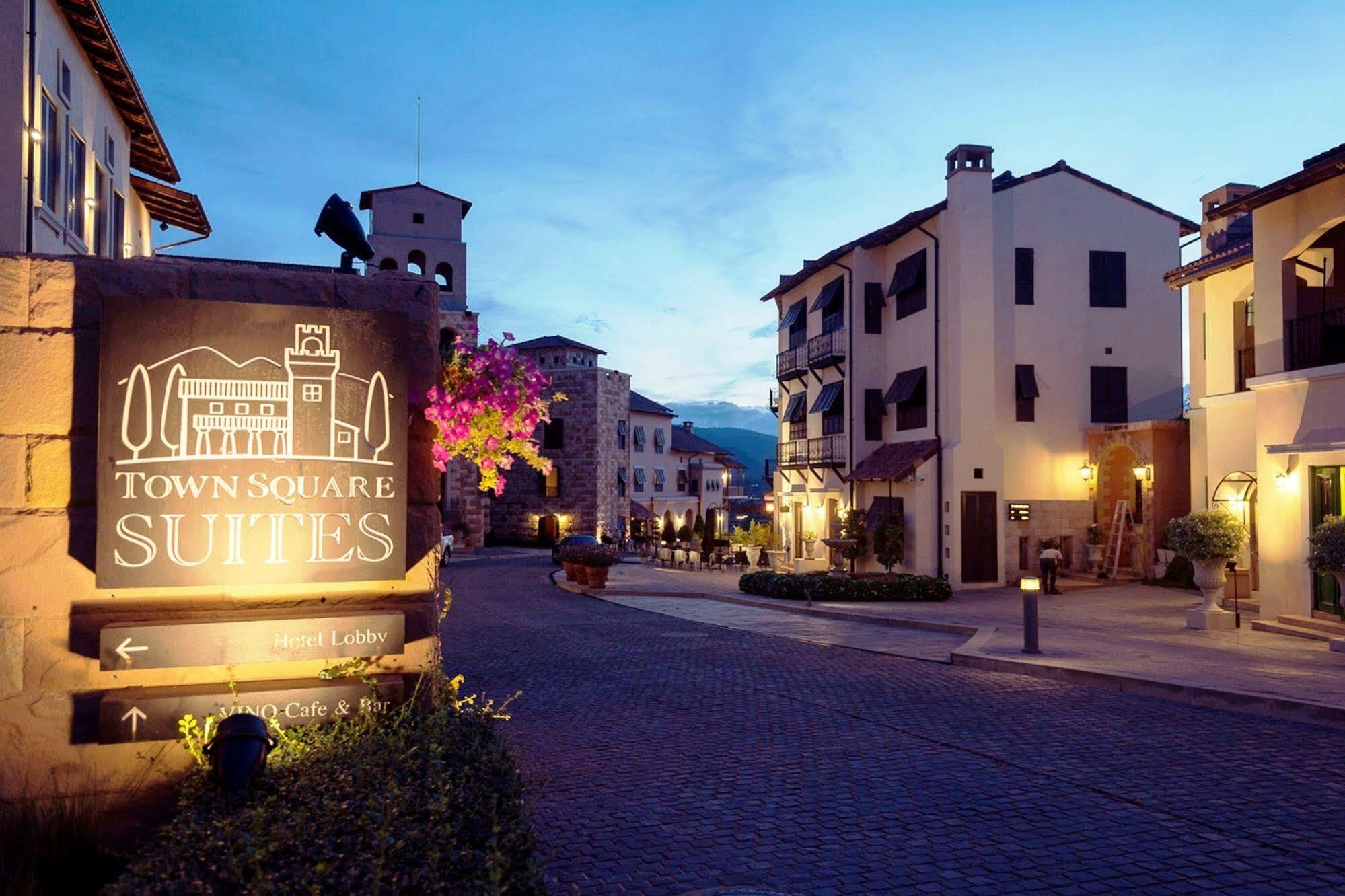 Toscana Town Square Suites Mu Si Exterior foto